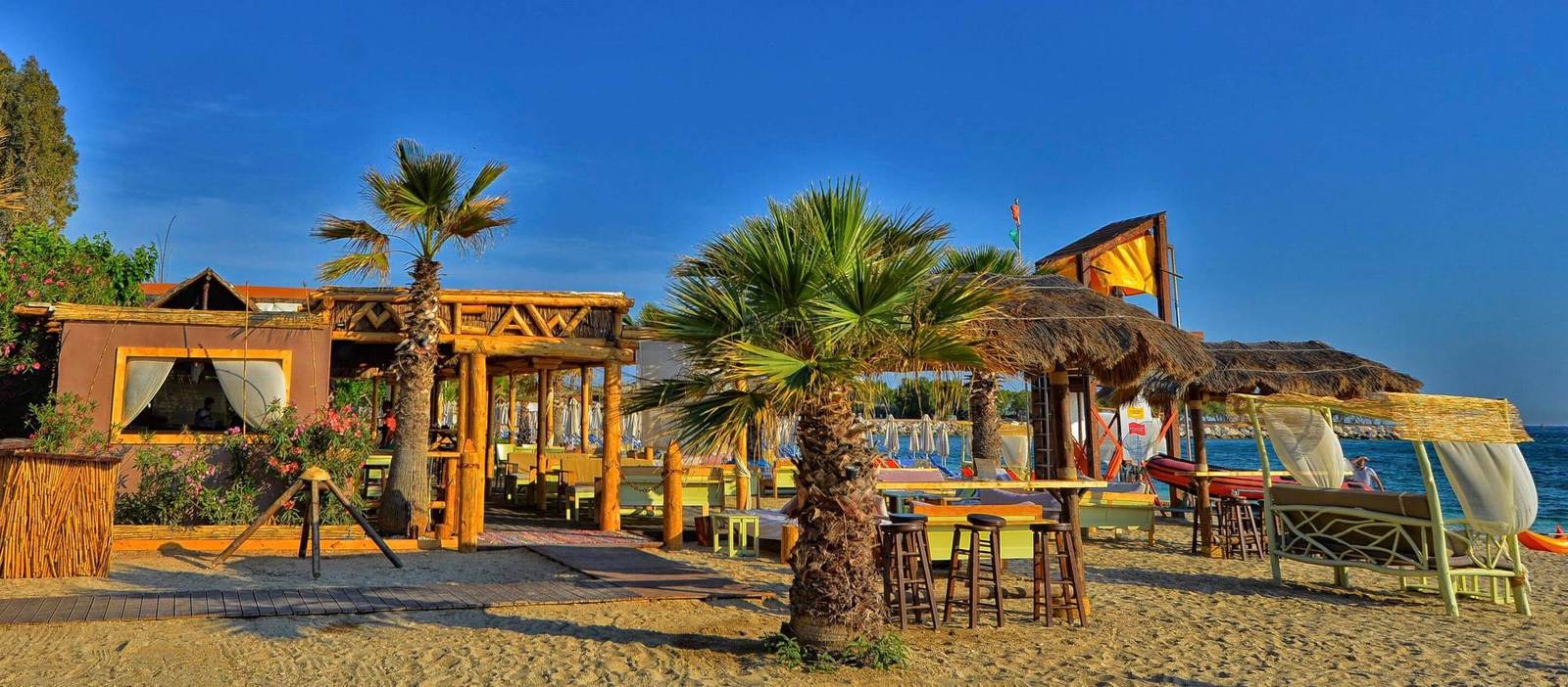 Macaw Beach Bar 1
