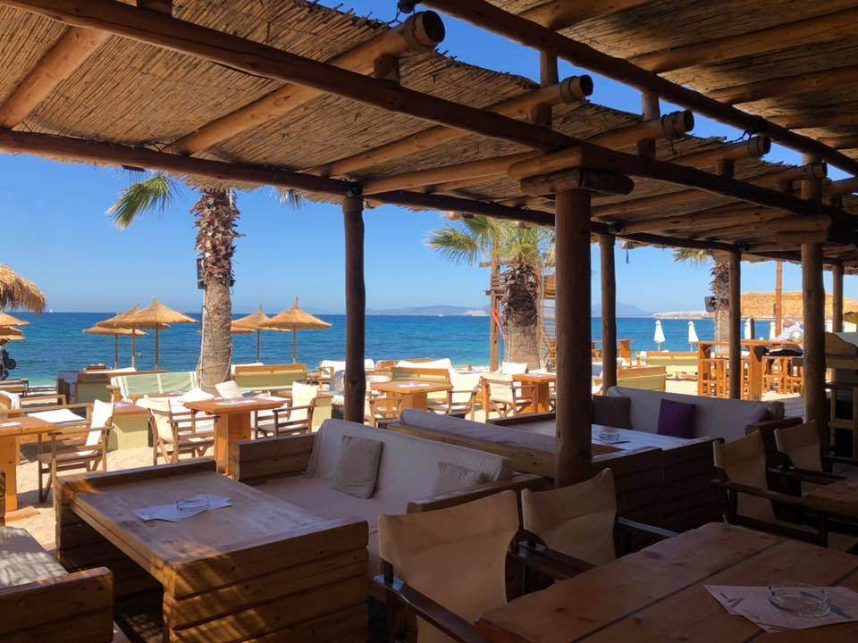 Macaw Beach Bar 2